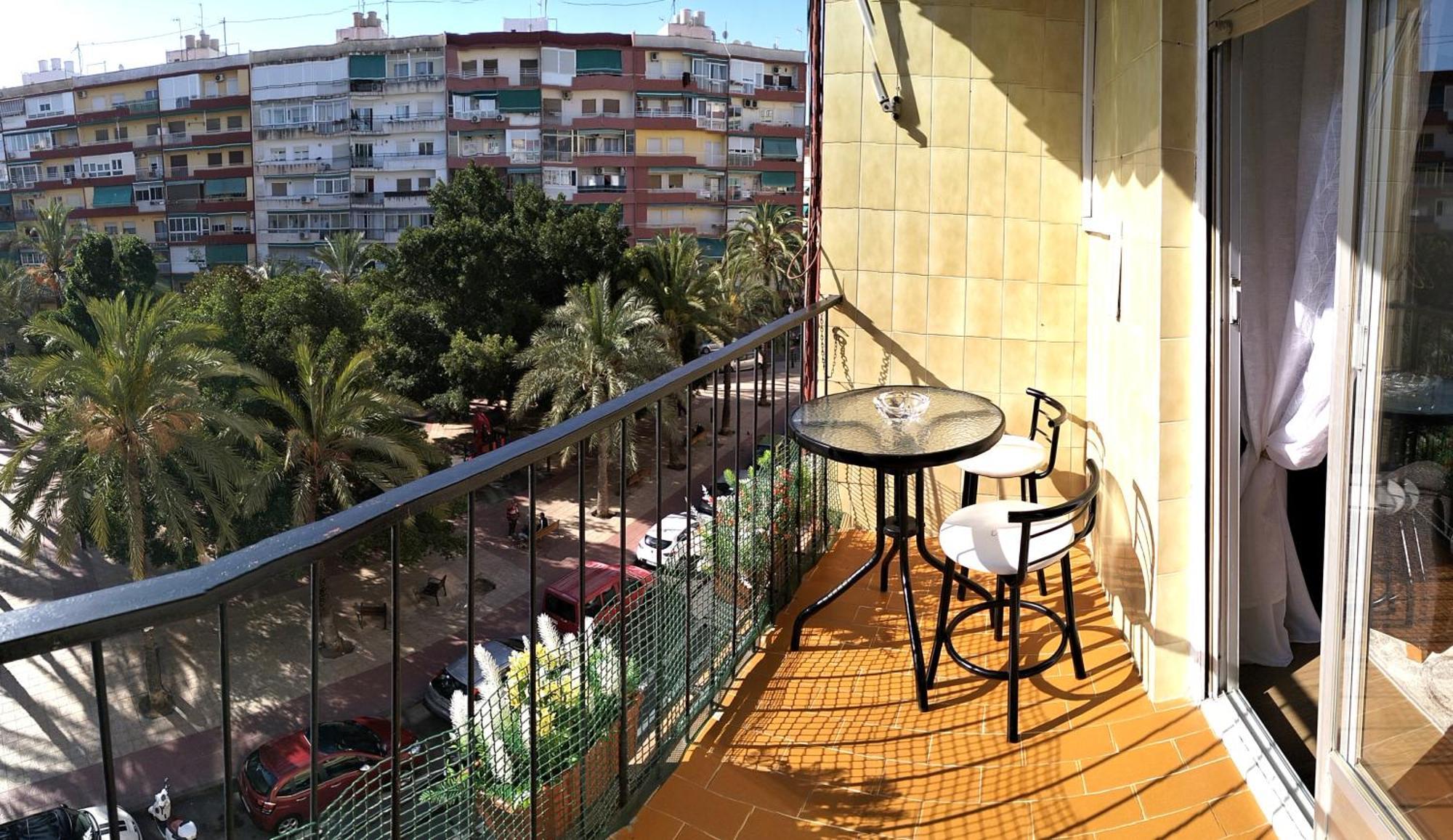 Ricardo Hostal Apartamento 3 Habitaciones 阿利坎特 外观 照片